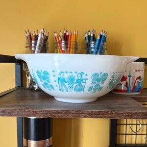 Pyrex Amish Butterprint  Mixing Bowl 443
